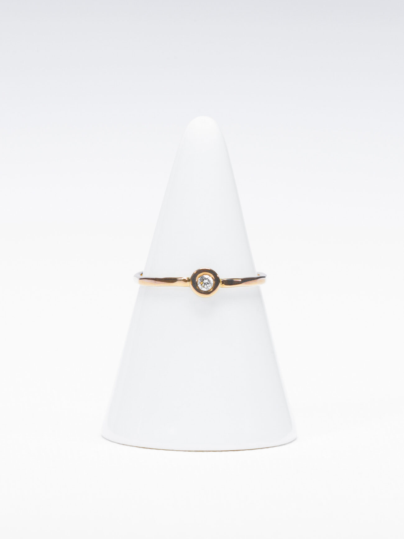 JULIA pierścionek z brylantem
