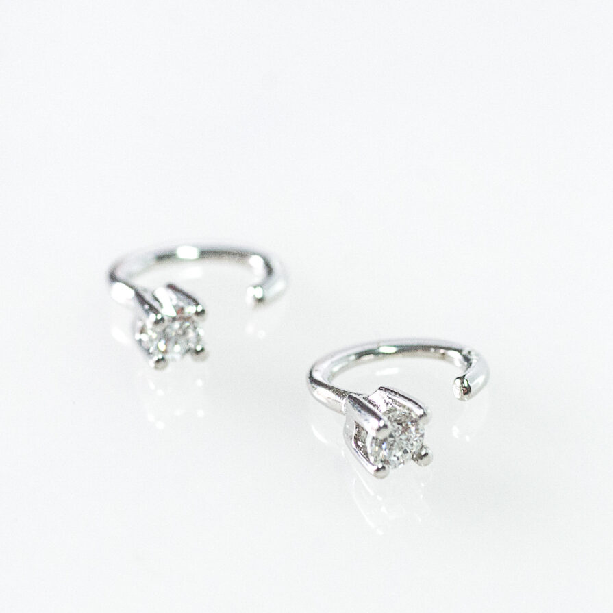 bizuteria artystyczna z brylantem